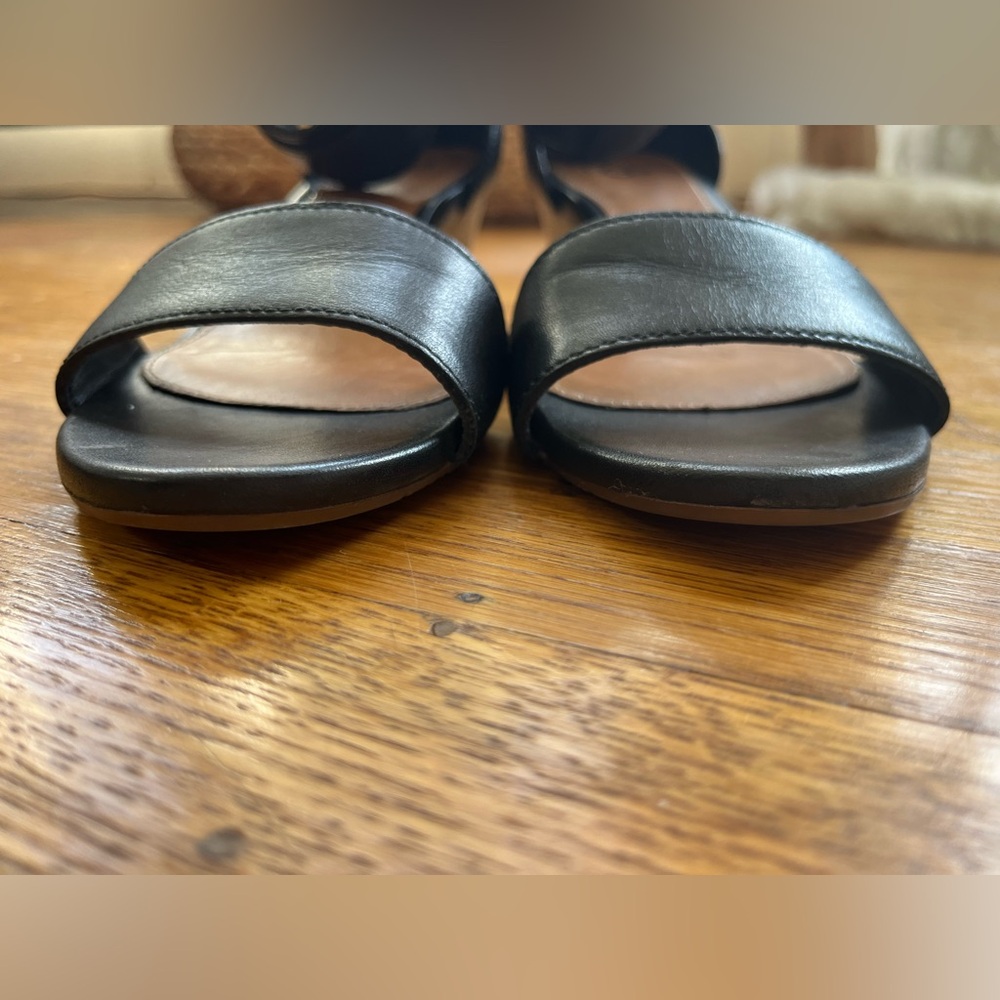 UGG Women's Black Leather Sandals - Picture 15 of 16